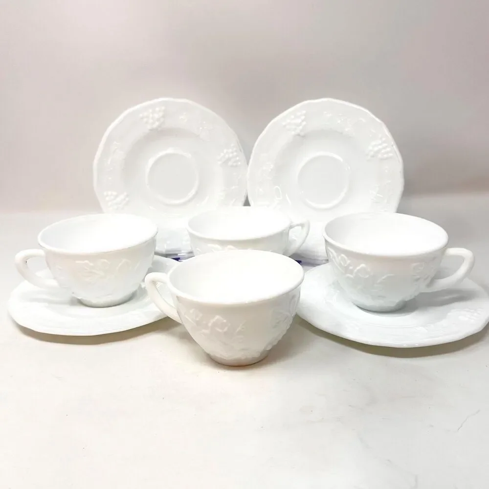 Vintage Indiana Colony Harvest Grape White Milk Glass 14pc Dinnerware Tea Set